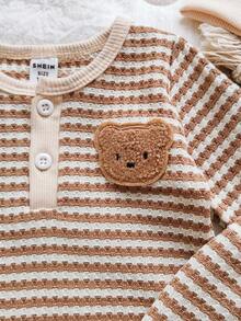 SHEIN Vintaside Kids 新生儿和男婴三件套条纹开胸泰迪熊图案长袖连体衣，搭配同色系裤子和帽子。全新时尚休闲款，适合居家和户外拍摄 - 棕色 - 查看 6