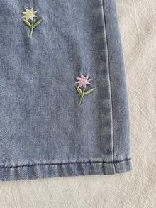 SHEIN Vintaside Kids 2-Piece Baby Girl Set Casual Cute Versatile Solid Color Short-Sleeved Top And Floral Embroidered Denim Overalls Set, Suitable For Spring And Summer Daily Wear Fall Winter - Yellow - View 7