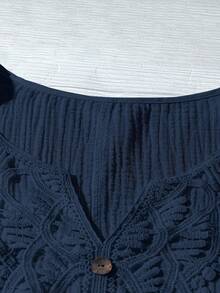 Linhara 大码女式V领撞色蕾丝短袖休闲衬衫 - 藏蓝色 - 查看 6