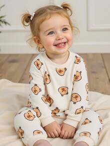 Cozy Pixies 2 件婴幼儿水豚和熊图案针织柔软圆领长袖运动衫和松紧腰厚裤套装，秋冬保暖室内服装 - 彩色 - 查看 3