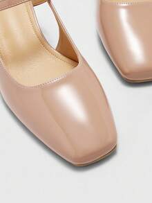 CUCCOO BIZCHIC 女士时尚杏色后绑带经典低跟一脚蹬平底鞋，适合日常、通勤、优雅的办公室穿着