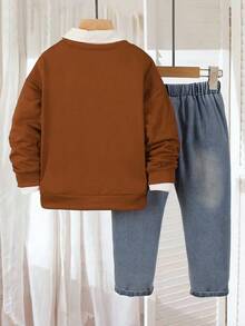 SHEIN Bộ 2 món/Bộ trang phục thời trang cho bé trai - Áo nỉ cổ tròn tay dài màu đen và quần dài denim túi giả, thiết kế tối giản giản dị, thích hợp mặc hàng ngày, đi học, du lịch, nghỉ lễ, thư giãn, tắm nắng, mùa hè - màu nâu - Xem 2