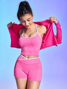 SHEIN Sovereign Charm Conjunto de top de tirantes finos y shorts de ajuste ceñido con ribete de contraste, conjunto de ropa deportiva minimalista para mujeres - Rosa Fucsia - Ver 1