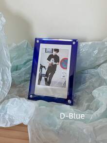 Joivida 1 件轻巧且韧性好的 3 英寸相框展示架，透明防碎照片卡夹，具有反光棱镜效果，现代搁架装饰和桌面收纳架，ASMR 点击锁收藏品展示架 - 彩色 - 查看 15