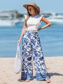 Sylviya 花朵图案荷叶边下摆度假风两件套 - 白色 - 查看 1