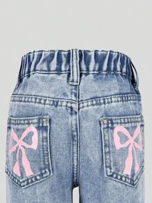 SHEIN Playful Pals Kleine Mädchen Leichte blaue süße rosa Schleife Muster Elastische Taille Lässig Weite Bein Verwaschen Jeans Hose