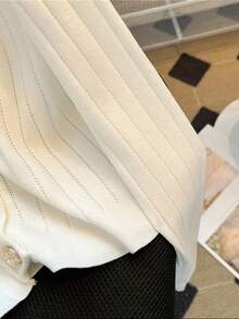 GlowEve 法式V领单排扣仿口袋修身短款针织开衫，春秋 - 白色 - 查看 4