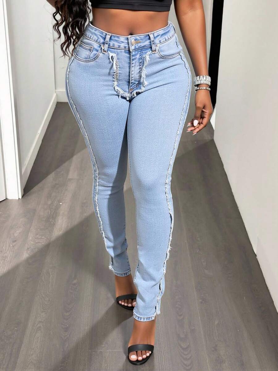 SHEIN Slayr Denim Casuais Estilo de Rua Femininos de Cintura Média-Baixa Ajustados com Bainha Rasgada para o Dia a Dia - Lavagem clara - Visão 1