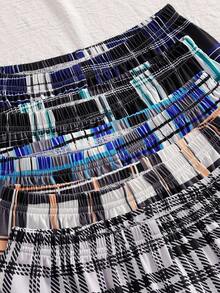 5-częściowy zestaw spodni chłopięcych w kratę. Ten zestaw spodni sprawdzi się w okresie dojrzewania, zarówno w domu, jak i na co dzień. Prosty krój ułatwia dopasowanie, pozwalając chłopcom emanować modą i energią w domu. Spodnie nadają się na każdą porę roku, wykonane z elastycznej i oddychającej dzianiny. Można prać w pralce, wygodne w noszeniu i łatwe w pielęgnacji (5 sztuk sprzedawanych oddzielnie). - Wielokolorowe - Zobacz 6