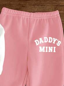 SHEIN Baby Girl Casual Minimalist "DADDY'S MINI" Letter Print Khaki Knit Soft Comfortable Hooded Loose Long Sleeve Sweatshirt And Pants Set, Suitable For Autumn/Winter Fall Baby Sweat Outfits Baby Girl Sweat Set Baby Tracksuit Daddys Little Girl Daddy And Me Matching Outfits Set - Multicolor - View 5