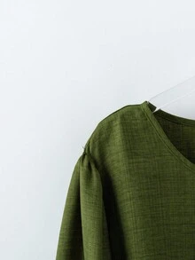 Linhara Conjunto Casual de 2 Peças em Algodão e Linho Texturizado Confortável para Mulheres Plus Size, Top de Manga Longa e Calça com Gola Redonda, Minimalista e Fashion, Ideal para Primavera/Outono - Verde Militar - Visão 5