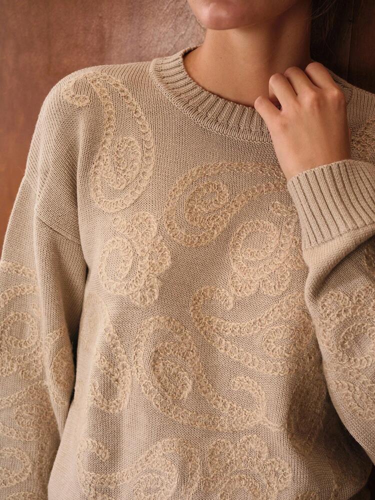 TEXTURED CREW NECK LONG SLEEVE SWEATER