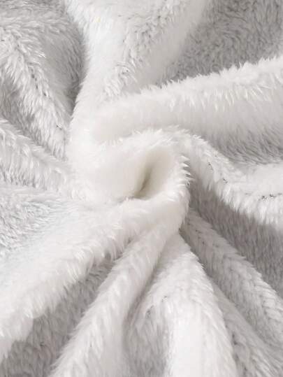 女童加厚黑色羊毛外套，适合秋冬季外出和日常穿着