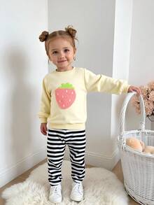 SHEIN 女婴幼儿/新生儿 0-3 岁春夏休闲可爱水果草莓印花圆领长袖运动衫 + 罗纹紧身打底裤套装 - 杏色 - 查看 3