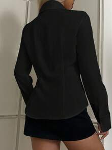 SHEIN EZwear Camisa casual de manga larga con cintura ceñida y abotonadura, adecuada para blusas elegantes de otoño/invierno para mujeres - Negro - Ver 2