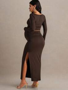 MaterniChic Bộ 2 món đồ bà bầu thanh lịch màu trơn cổ tim ngọt ngào áo crop top và chân váy, Bộ váy 2 món cho bà bầu mùa thu Bộ đồ bà bầu hai mảnh màu nâu Bộ đồ bà bầu hai mảnh màu nâu Bộ đồ bà bầu hai mảnh - màu nâu - Xem 2