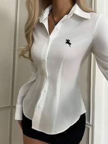 SHEIN EZwear Chemise à manches longues avec logo brodé vintage noir, style minimaliste décontracté, taille cintrée, convient pour l'automne/hiver. Blouse chic pour femmes - Blanc - Voir 5