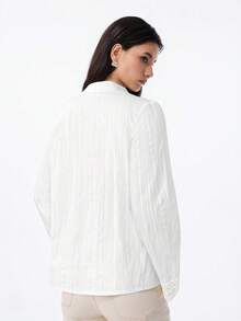 LYSMO 2025秋冬新品，女士高端复古法式田园风亚麻条纹宽松修身衬衫，袖口刺绣细节和拼接设计。完美契合波西米亚风、田园风美学、复古时尚和休闲休闲造型。 - 白色 - 查看 2