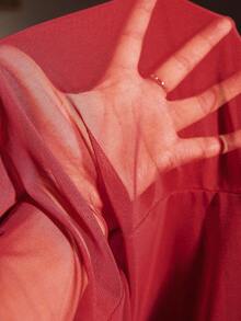 SHEIN 女士睡衣套装，含刺绣花卉网眼吊带裙和睡袍 - 酒紅色 - 查看 9