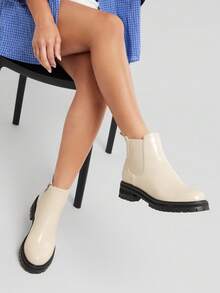 Solezae 女式简约舒适拉链式凸纹鞋底低跟切尔西短靴 - 米色 - 查看 5