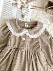 SHEIN 1 件女童日式田园风格灯芯绒蕾丝彼得潘领长袖连衣裙，甜美简约，秋冬 - 巧克力棕 - 查看 3