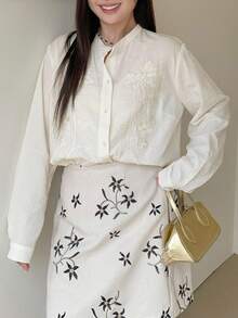 Dazy Plus 花卉刺绣对称宽松小圆领长袖白色加大码女式衬衫秋季 - 白色 - 查看 7