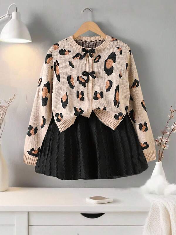 SHEIN Conjunto de vestido corto con suéter tejido jacquard y moño hecho a mano de alta calidad para niñas, con manga larga y abertura frontal, de moda