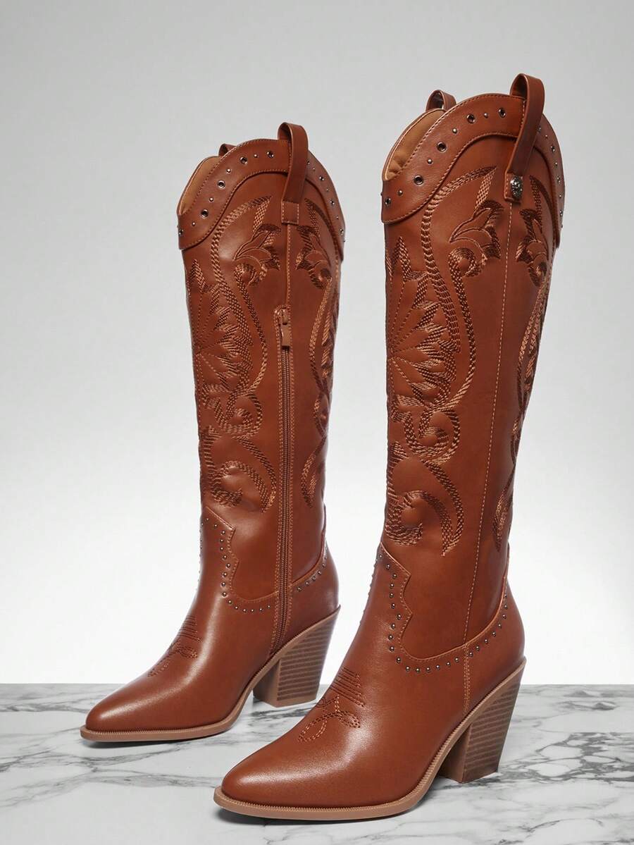 Solezae 女式迷人西式尖头粗跟刺绣及膝靴，内有拉链 - 駝色 - 查看 1