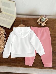 SHEIN Baby Girl Casual Minimalist "DADDY'S MINI" Letter Print Khaki Knit Soft Comfortable Hooded Loose Long Sleeve Sweatshirt And Pants Set, Suitable For Autumn/Winter Fall Baby Sweat Outfits Baby Girl Sweat Set Baby Tracksuit Daddys Little Girl Daddy And Me Matching Outfits Set - Multicolor - View 2
