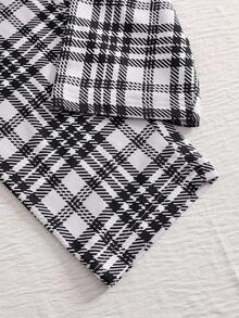 5-częściowy zestaw spodni chłopięcych w kratę. Ten zestaw spodni sprawdzi się w okresie dojrzewania, zarówno w domu, jak i na co dzień. Prosty krój ułatwia dopasowanie, pozwalając chłopcom emanować modą i energią w domu. Spodnie nadają się na każdą porę roku, wykonane z elastycznej i oddychającej dzianiny. Można prać w pralce, wygodne w noszeniu i łatwe w pielęgnacji (5 sztuk sprzedawanych oddzielnie). - Wielokolorowe - Zobacz 5