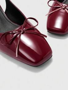 CUCCOO BIZCHIC 女士时尚勃艮第蝴蝶结后带经典低跟粗跟平底鞋，百搭日常穿着、通勤、优雅办公鞋