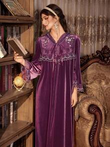 PalaceNights Ensemble de robe de chambre et nuisette en velours style palais vintage brodé, Ensemble de nuisette et robe de chambre en pourpre pour l'automne/l'hiver pour femmes - Prune - Voir 6