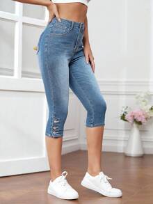 EURMUSE Women's Pocket Skinny Casual Versatile 3/4 Length Jeans Travel Blue Summer - Light Wash - View 5