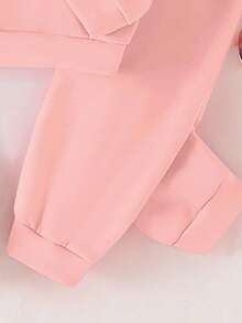 SHEIN 2pcs Girls Casual Minimalist Sports Crew Neck Long Sleeve Loose 3D Letter Embossed Fleece Sweatshirt And Elastic Waist Solid Color Fleece Jogger Pants Set, Autumn/Winter Fall