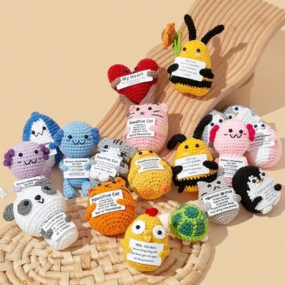 POKOJA LAND 手工企鹅礼物，有趣的钩针企鹅挂饰，有趣的鲨鱼减压器，创意钩针蜜蜂/玉米环鼓励装饰，办公桌装饰，附积极肯定卡，铜钥匙扣吊饰，办公桌装饰盆栽，蔬菜，积极礼物，便宜的东西，乌龟的东西，奇怪的东西