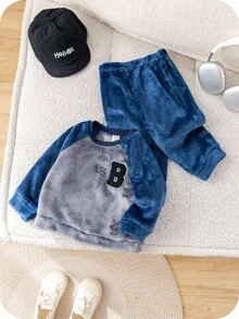 SHEIN 2pcs/Set Baby Boy Blue Fluffy Long Sleeve Homewear Set,Autumn Baggy Carrer Day Back-To-School Thermal Outfit,Unisex Baby Winter Clothes For Christmas - Multicolor - View 7