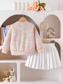 Bộ đồ 2 món gồm áo len dài tay cầu vồng in hoa 3D và chân váy xếp ly cho bé gái, dễ thương và ngọt ngào, phù hợp cho các hoạt động ngoài trời mùa thu. Quần áo mùa thu đông cho bé gái, bộ áo len và chân váy, chân váy xếp ly, áo len thêu hoa, áo len sọc pastel cho trẻ em, quần áo mùa thu đông cho bé gái, bộ đồ mùa xuân thu cho bé gái, áo len trẻ em cho bé gái, bộ chân váy mùa thu cho bé gái. - Nhiều màu - Xem 2