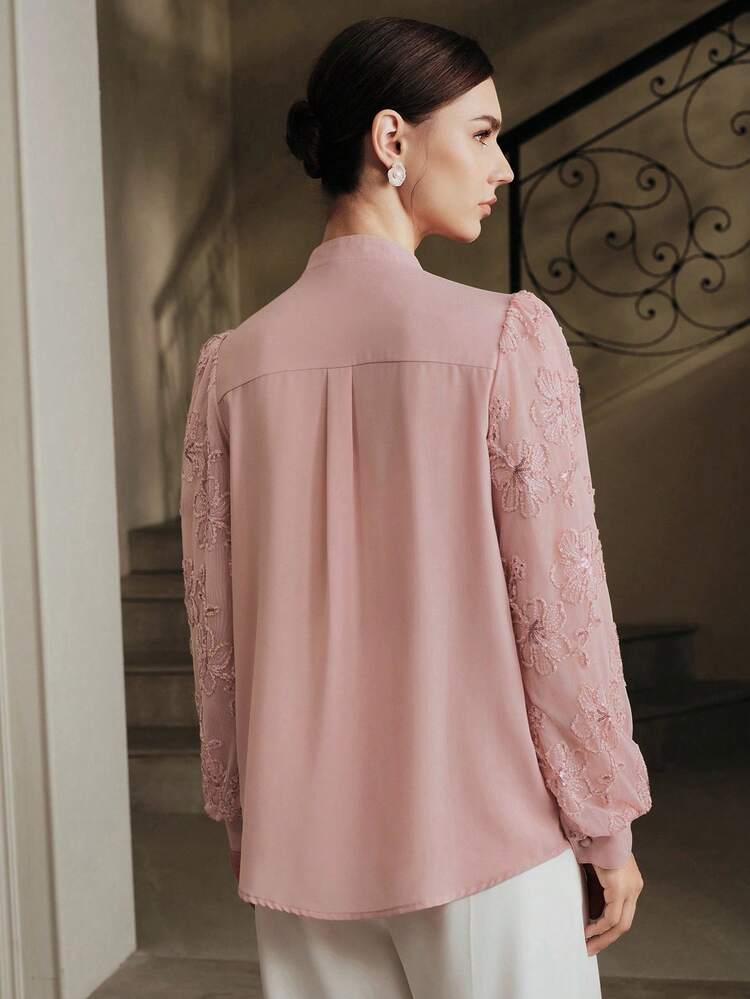 Bluse da donna a maniche lunghe con decorazione ricamata a nodo intrecciato, realizzate a mano