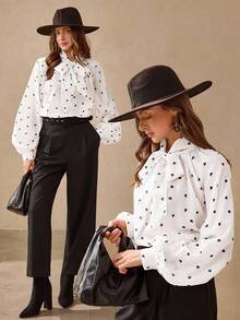 Wildy Áo sơ mi dài tay cổ buộc họa tiết trái tim giản dị cho nữ Áo cánh trắng Áo cánh cổ buộc cho nữ Áo trắng cho nữ Áo in hình trái tim Phong cách Old Money dành cho nữ Mùa đông dành cho nữ Áo sơ mi cài nút cho đêm hẹn hò dành cho nữ Áo sơ mi công sở giản dị dành cho nữ Áo trắng lãng mạn sang trọng mùa thu dành cho nữ Áo sơ mi giáo viên Trang phục công sở Quần áo Giáng sinh Áo sang trọng - trắng - Xem 2