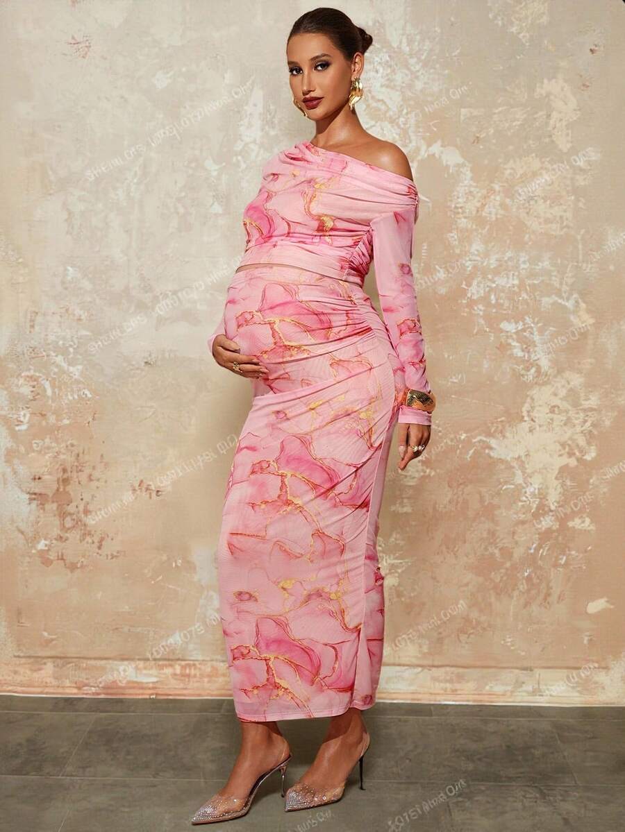 MaterniChic 2 件孕妇套装：极简印花不对称领口长袖上衣和裙子