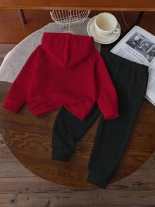 SHEIN 2件組小男孩對比色紅色連帽衛衣與黑色長褲，「I Look Like My Daddy」字母印花運動褲套裝，秋季開學季 - 彩色 - 查看 2