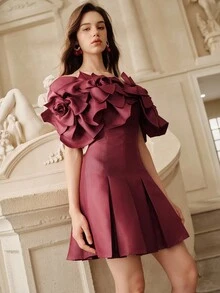 SHEIN Unity Đầm dự tiệc cocktail hở vai màu đỏ tía thiết kế hoa 3D cổ điển lãng mạn thanh lịch dành cho nữ, thích hợp mặc trang phục Halloween, tiệc năm mới, lễ tốt nghiệp - Màu Đỏ Sâu - Xem 5