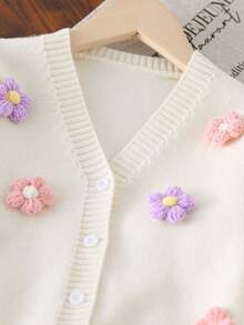 Sparklyn 女童毛衣套装：米色圆领长袖针织开衫，搭配紫色针织迷你裙。优雅时尚的两件套，适合日常穿着、休闲、上学、旅行，秋冬季皆宜。女童毛衣套装两件套，女童百褶裙套装，女童针织套装，女童毛衣裙套装（秋季款）。 - 彩色 - 查看 5