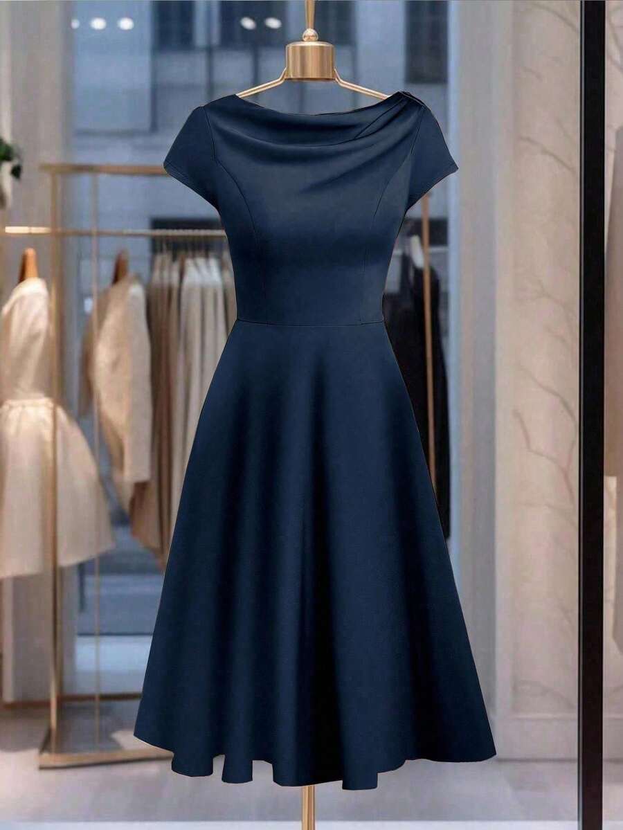 GlowEve CURVE Đầm thanh lịch cổ kim tay áo màu trơn cỡ lớn mùa hè có thể điều chỉnh eo - Màu xanh hải quân - Xem 1