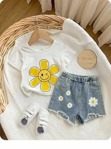 SHEIN Bộ áo thun tay ngắn họa tiết hoa và quần short denim cho bé gái, dễ thương và đa năng cho mùa hè - Nhiều màu - Xem 4