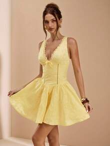 SHEIN BAE Vestido dulce de verano con cuello en V, manga de encaje floral, unicolor, plisado en el pecho y ribete de encaje en color amarillo crema, de las Hermanas Garcia