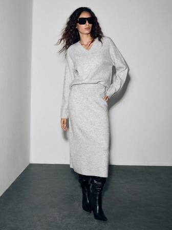 SHEIN X Jwoww Lumivelle 女式灰色 V 领长袖套头衫和长裙两件套