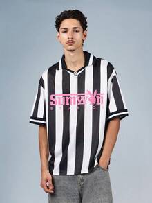 PLAYBOY X SUMWON Studios 限量版街头服饰针织超大 T 恤，带条纹兔子标志徽章复古时尚休闲装春夏系列 - 白色 - 查看 2