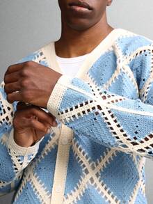 SUMWON 短款男士格子钩针开襟长袖针织开衫毛衣秋冬休闲分层外套 - 藍白色 - 查看 4