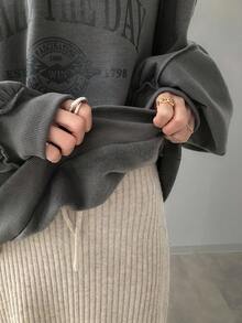 FRIFUL 女式宽松插肩袖字母印花保暖衬里运动衫，秋季休闲套头衫，深灰色